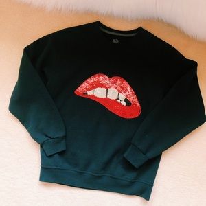 customized sequin lip sweatshirt
(size M)
